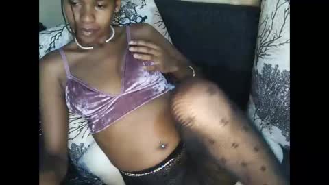 Snapshot of candybrown001 chatting on 28, 10, 2025 candybrown001 online show from 28, 10, 2025