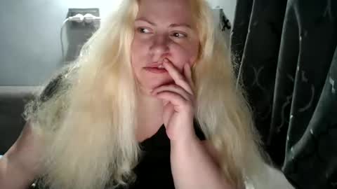 Laura online show from 10, 3, 2025