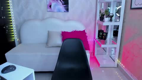 Snapshot of candycuckol chatting on 11, 3, 2025 Candy online show from 11, 3, 2025