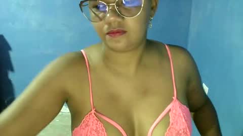 Snapshot of candyflowerlub chatting on 15, 1, 2025 candyflowerlub online show from 15, 1, 2025