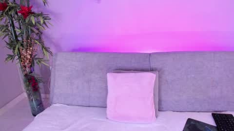 Isabella online show from 5, 12, 2024