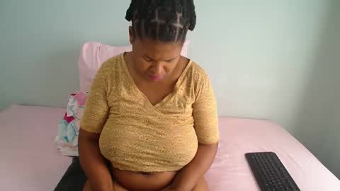 Snapshot of candyyumsaerolaxx chatting on 29, 5, 2026 candyyumsaerolaxx online show from 29, 5, 2026