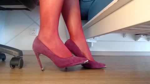 Snapshot of caolau chatting on 24, 9, 2025 Miss Di online show from 24, 9, 2025