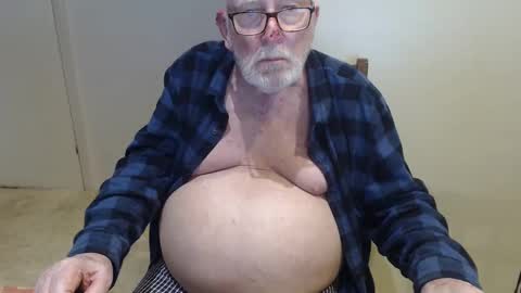 Snapshot of capt5105 chatting on 10, 3, 2025 capt5105 online show from 10, 3, 2025