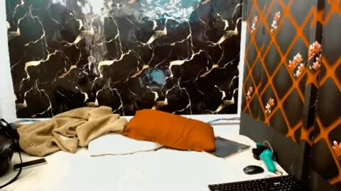 caramelminxx_ online show from 29, 6, 2026
