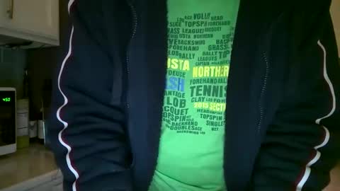 Snapshot of caressluving chatting on 4, 3, 2025 Caressluving online show from 4, 3, 2025