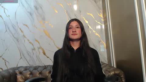 Snapshot of caritoluna_ chatting on 2, 11, 2025 Carito online show from 2, 11, 2025