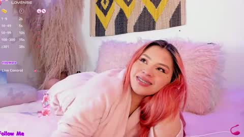 Snapshot of carla_wet18 chatting on 5, 3, 2025 Carla Wet18 online show from 5, 3, 2025
