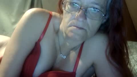 carleeswoman08 online show from 2, 6, 2026