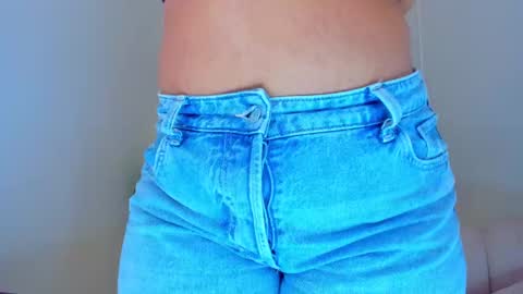 Snapshot of carlota_peach chatting on 4, 1, 2025 Andrea online show from 4, 1, 2025