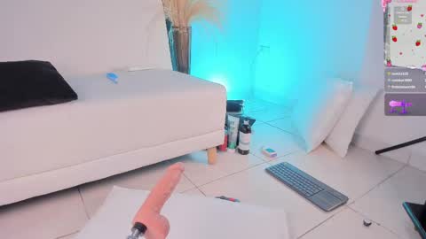 Snapshot of carly__lopez chatting on 27, 5, 2026 carly__lopez online show from 27, 5, 2026