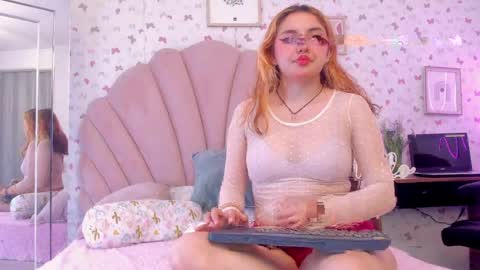 carmesi_ online show from 1, 5, 2026