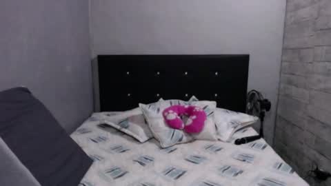 Snapshot of caro_milf_ chatting on 8, 4, 2026 Caro milf online show from 8, 4, 2026