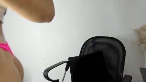 Snapshot of carolay759687 chatting on 3, 1, 2025 carolay759687 online show from 3, 1, 2025