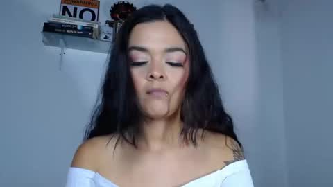 Snapshot of carolina_ml chatting on 9, 9, 2025 CarolinaM online show from 9, 9, 2025