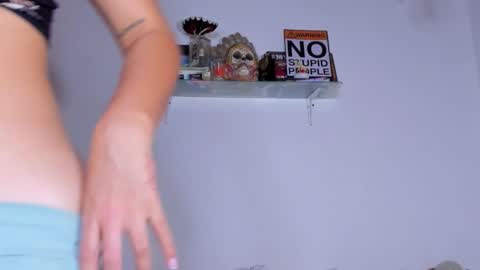 Snapshot of carolina_ml chatting on 2, 12, 2025 CarolinaM online show from 2, 12, 2025