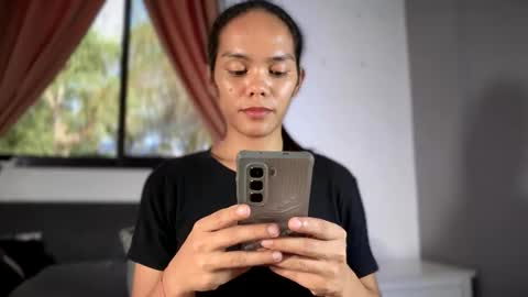 caroline_east online show from 18, 4, 2026