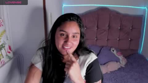 caroline_rodriguez_9 online show from 31, 10, 2025
