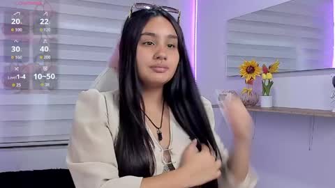 caroline_rodriguez_9 online show from 20, 5, 2026