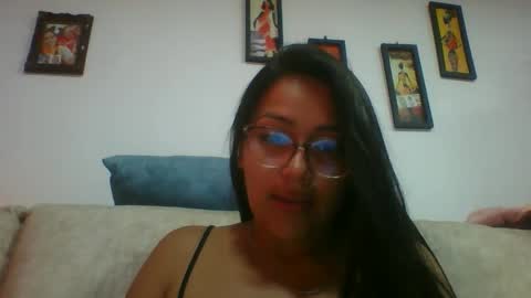 carolineconejita87 online show from 21, 4, 2026