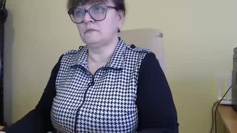 CarolineDream  online show from 3, 2, 2025