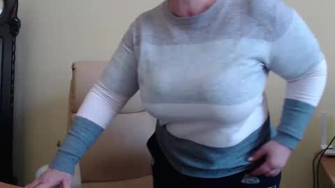 CarolineDream  online show from 5, 2, 2025