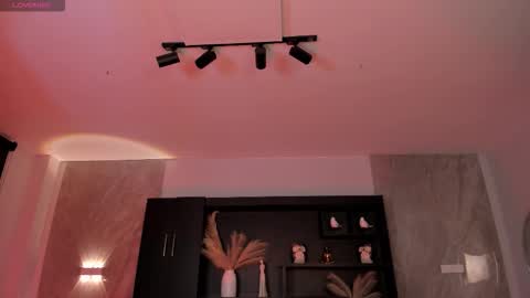 Caro online show from 4, 12, 2025