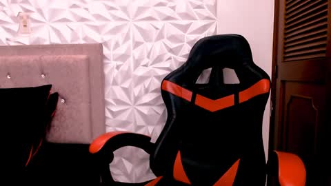 CAROLINE online show from 3, 6, 2026