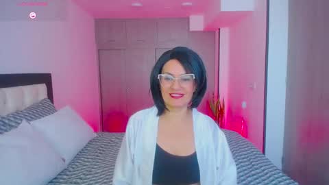 Snapshot of carolinnefiotti chatting on 22, 9, 2025 CarolinneFiotti online show from 22, 9, 2025