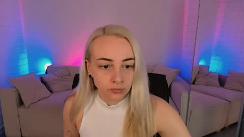 Snapshot of carolmoor chatting on 23, 3, 2026 Carol online show from 23, 3, 2026