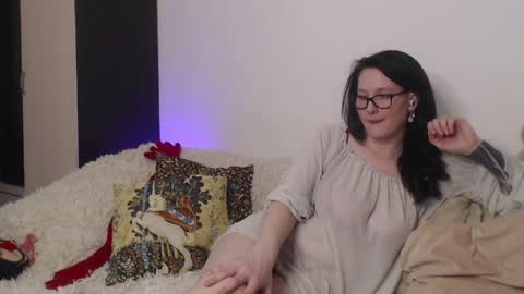 Caroline online show from 2, 4, 2026