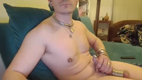 Snapshot of cartier123key chatting on 5, 3, 2025 Cartier online show from 5, 3, 2025