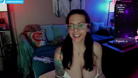 Snapshot of cashmerefoxxx chatting on 6, 3, 2025 Cashmere Fox online show from 6, 3, 2025