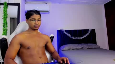 Snapshot of cassian_gold chatting on 22, 12, 2025 CASSIAN GOLD online show from 22, 12, 2025