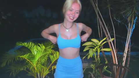 Snapshot of cassie_palmer chatting on 21, 2, 2026 Hello my name is Cassie and my friend Nilo is also here online show from 21, 2, 2026