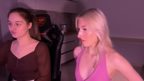 Snapshot of cassiekatherine_ chatting on 20, 11, 2025 cassiekatherine_ online show from 20, 11, 2025