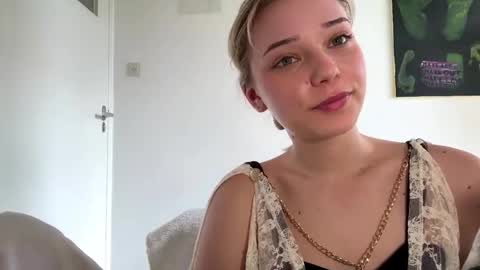 Snapshot of cassijent chatting on 6, 5, 2026 Olivia online show from 6, 5, 2026