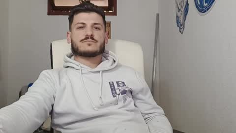 Snapshot of casual_mike chatting on 1, 4, 2026 Mike Moreira online show from 1, 4, 2026