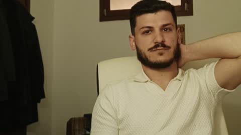 Snapshot of casual_mike chatting on 4, 4, 2026 Mike Moreira online show from 4, 4, 2026