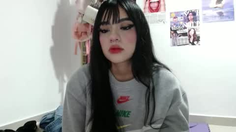 Snapshot of cat_mila_ chatting on 15, 10, 2025 Mila online show from 15, 10, 2025