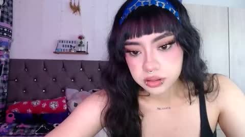 Mila online show from 10, 4, 2026