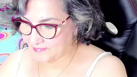 Snapshot of cataleya_mom_ chatting on 24, 9, 2025 cataleya  online show from 24, 9, 2025
