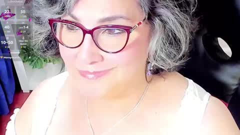 Snapshot of cataleya_mom_ chatting on 2, 10, 2025 cataleya  online show from 2, 10, 2025