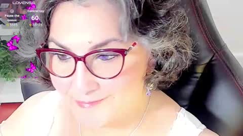 Snapshot of cataleya_mom_ chatting on 14, 10, 2025 cataleya  online show from 14, 10, 2025