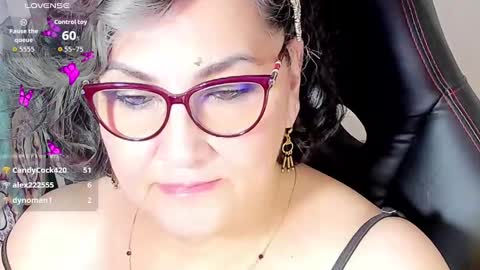 Snapshot of cataleya_mom_ chatting on 15, 10, 2025 cataleya  online show from 15, 10, 2025