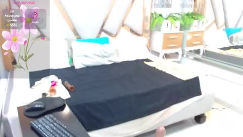 Snapshot of catalillina_love1 chatting on 28, 12, 2024 Cata online show from 28, 12, 2024