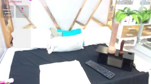 Snapshot of catalillina_love1 chatting on 5, 2, 2025 Cata online show from 5, 2, 2025