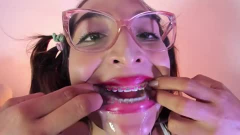 Cata  Monday- Saturday   On line at 0100pm-0700pm online show from 20, 9, 2025