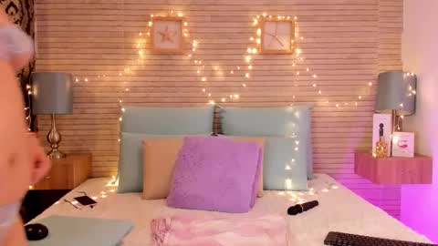 CatalinnaThompson online show from 11, 12, 2024
