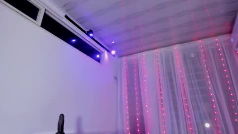 Snapshot of catalleya_hott chatting on 25, 11, 2025 Call me Cata online show from 25, 11, 2025